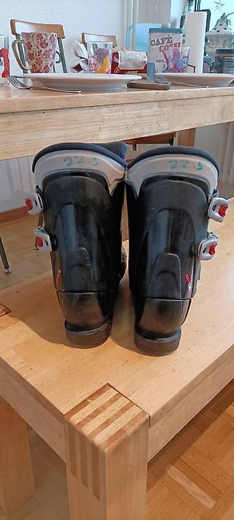 Chaussures garçon: Chaussures de skis taille 35/36 – D'occasion à Genève par asteroide01 1
