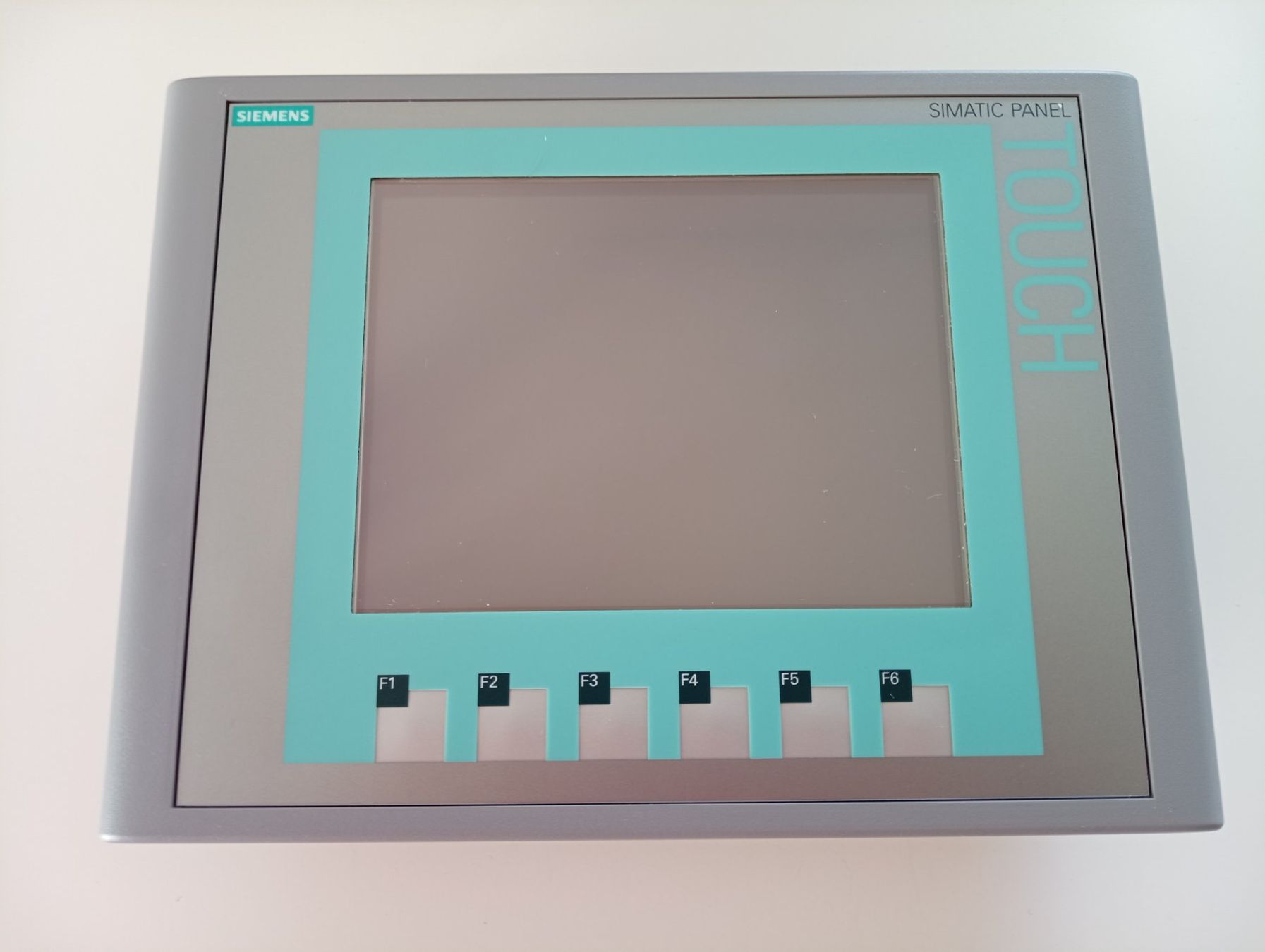 Siemens Componenti elettronici: Siemens SIMATIC HMI KTP600 Basic Color / 6AV6647-0AD11-3AX0 – Usato da Ufhusen venduto da HKSC