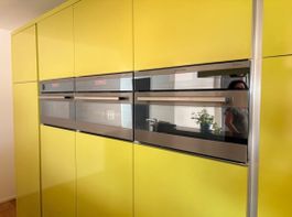 Hochwertige, praktisch neuwertige Küche inkl. Elektrogeräte 