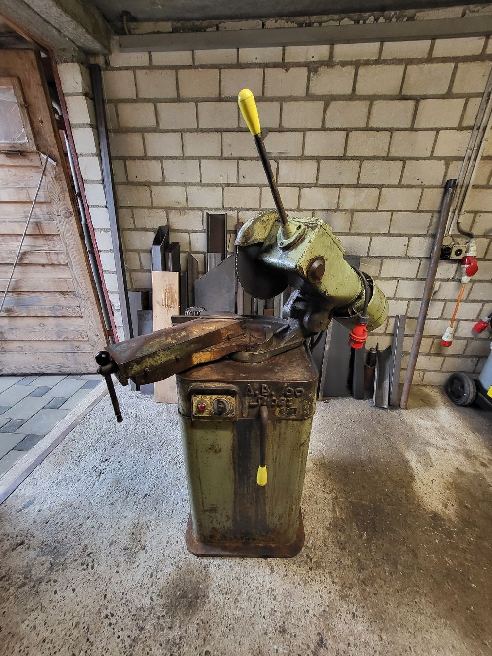 Sägen: Metallkreissäge 300mm – Gebraucht aus Sumiswald von YM31 4