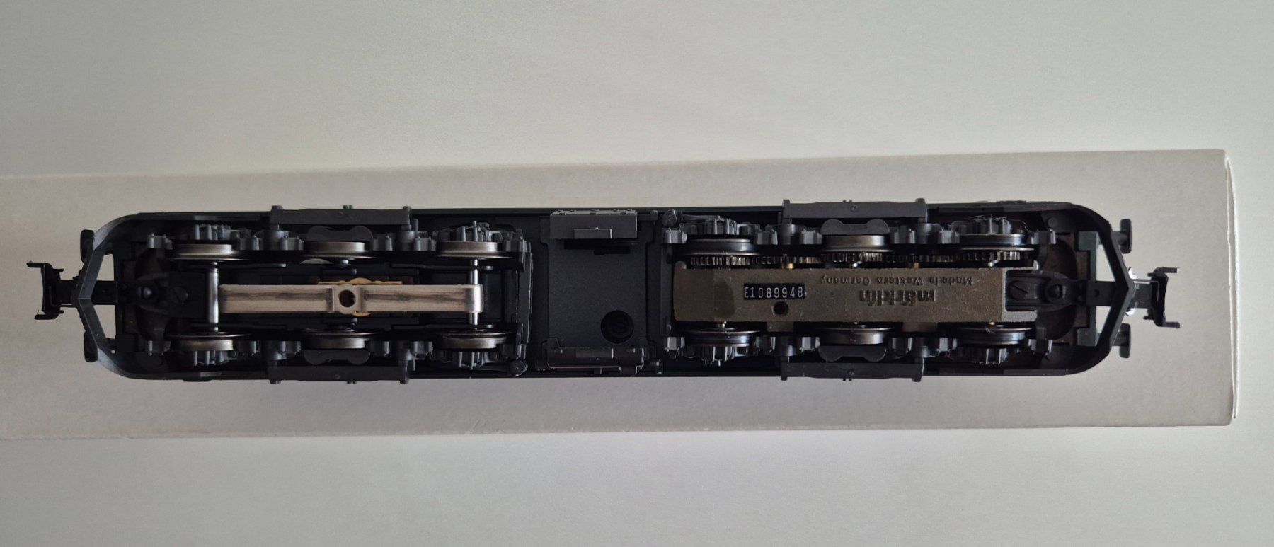 Märklin Modellini di ferrovie: Märklin H0 3338 Ae 6/6 " Kanton Bern" – Usato da Zug venduto da storsi 2