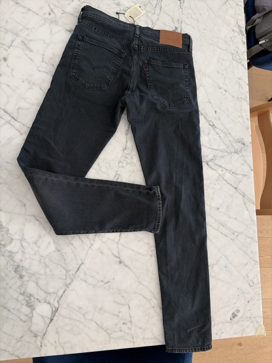 Levi's Jeans: Levi 512 W32 L34 Dunkelblau  – Neu und originalverpackt aus Schindellegi von tbig