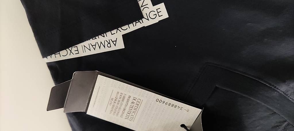 Armani T-shirt: ARMANI EXCHANGE, Größe M, NEU – Nuovo (secondo la descrizione) da Bellinzona venduto da suissepro 1