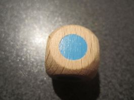 Würfel Holz, farbige Punkte