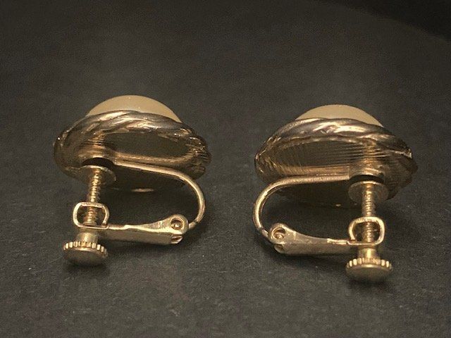 Ohrringe & -stecker: Modeschmuck Ohrclips aus den 60er Jahren – Gebraucht aus Aarau von chicochicomama 2