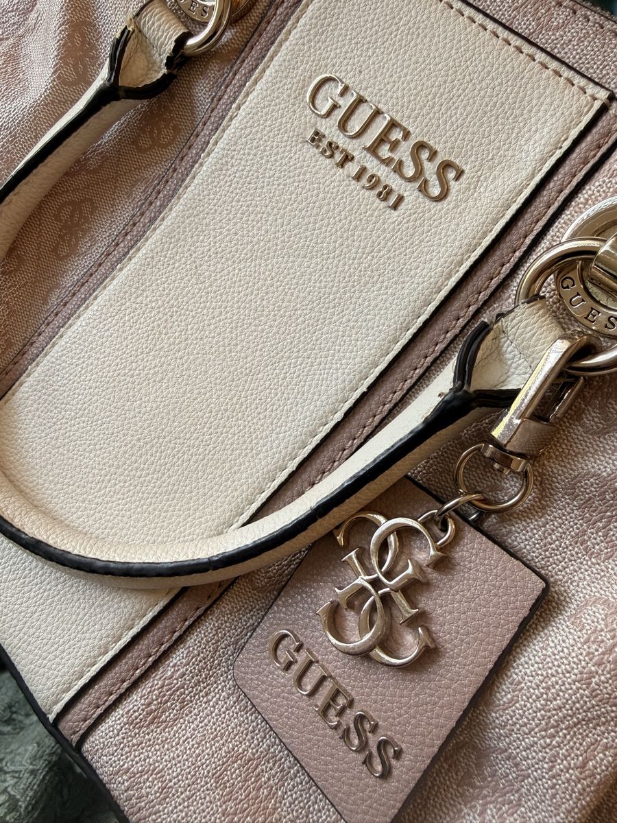 Guess Sacs femmes: Guess Tasche pink  – D'occasion à Belp par Lu96 1