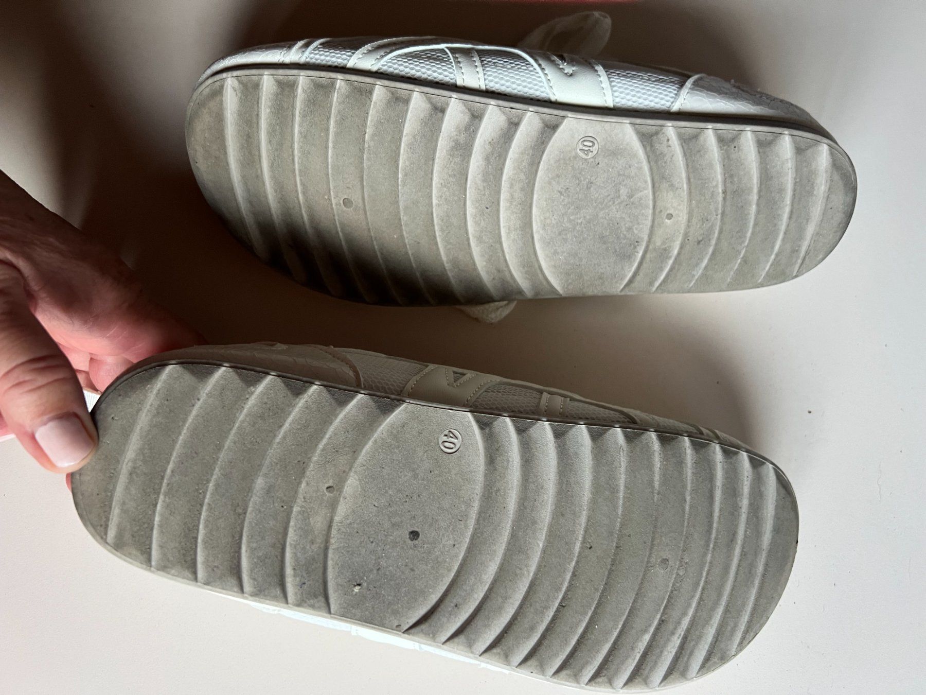 Damenschuhe: Weisse Barfussschuhe – Gebraucht aus Mörel von Emozia 3