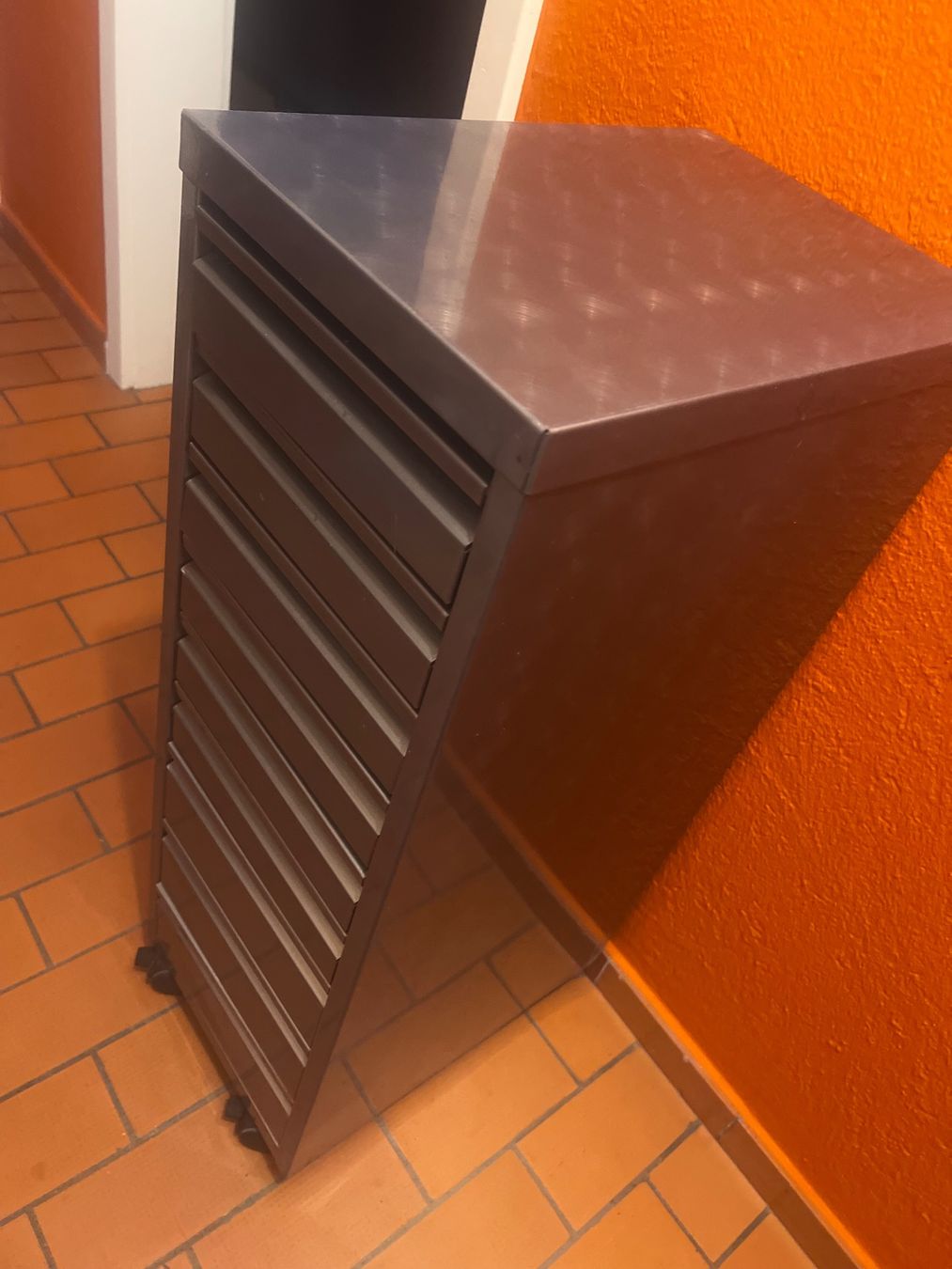Korpus: Metall Schubladenschrank Rollcontainer 9 Schubladen – Gebraucht aus Oberengstringen von Cici7 1