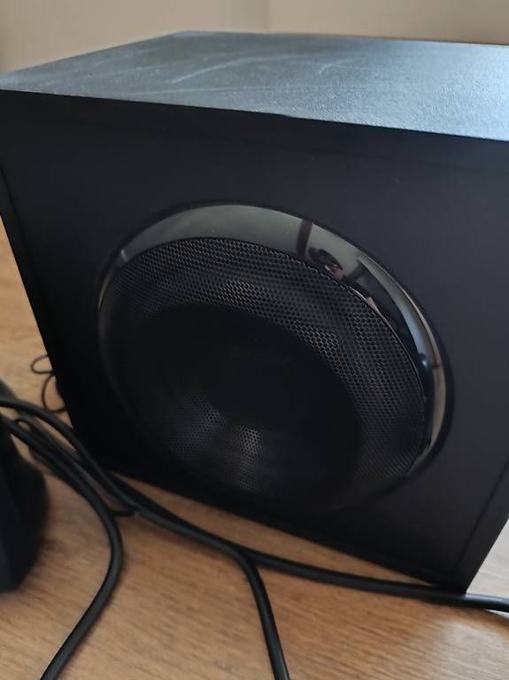 Logitech Haut-parleurs: Logitech Z623 2.1 PC Lautsprecher – D'occasion à Mollis par GordoCojones 4