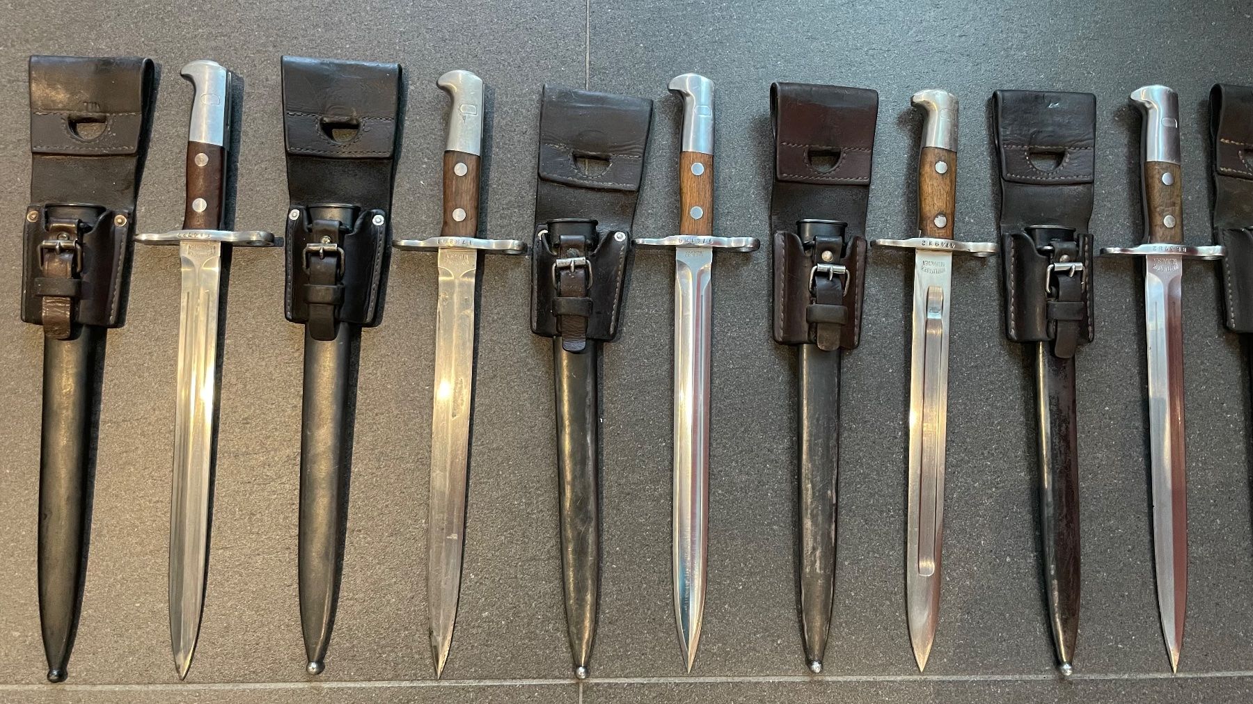 Schweizer Armee Armi bianche: 14 Bajonette mit Scheide / gebraucht – Usato da Bremgarten AG venduto da Schussi 5