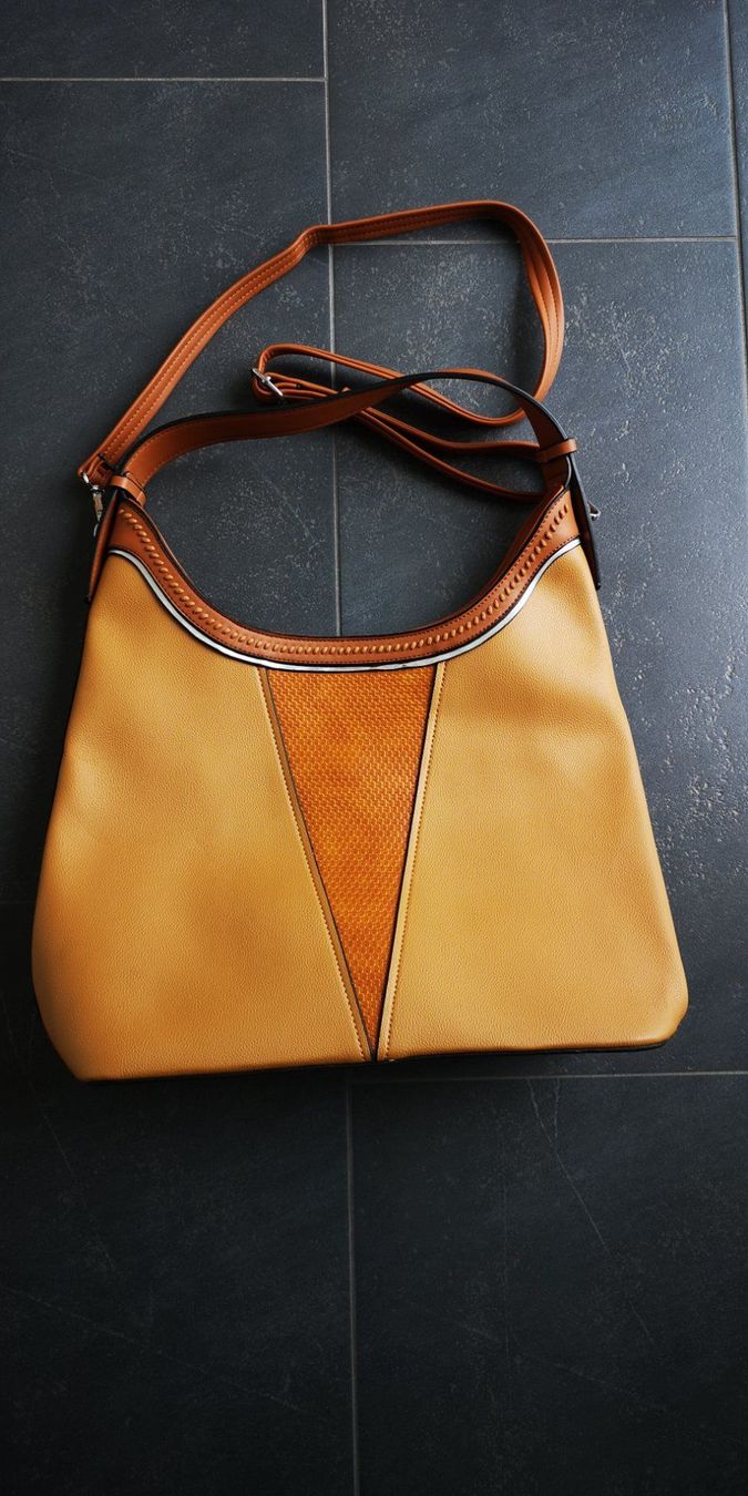 Taschen für Damen: Handtasche Neu und ungebracht – Neu (gemäss Beschreibung) aus Rüti / ZH von Diver40
