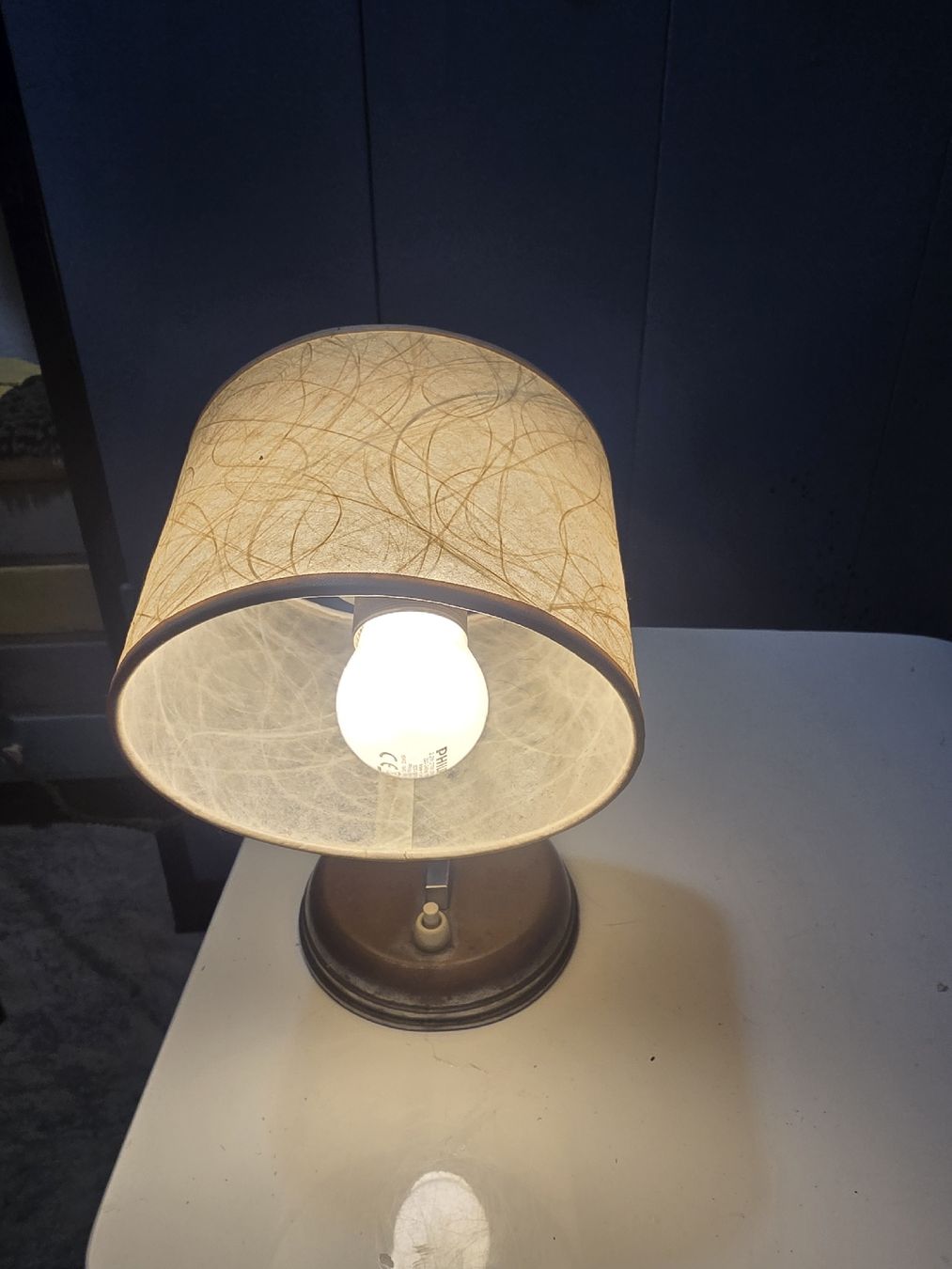 Lampade: Süsse kleine antike Tischlampe – Usato da Biel/Bienne venduto da alexriveros2 2