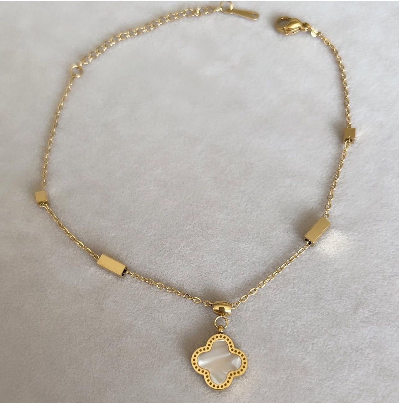 Bracciali & Braccialetti: Fusskette Halhal mit Double Sided Kleeblatt Wasserfest – Nuovo e nell'imballaggio originale da Küsnacht ZH venduto da JewellerybyNur 1