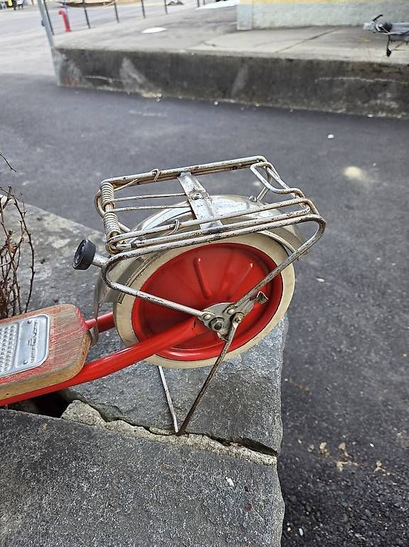 Wisa Gloria Véhicules pour enfants: Trottinette Wisa Gloria – D'occasion à Bulle par maria610 3