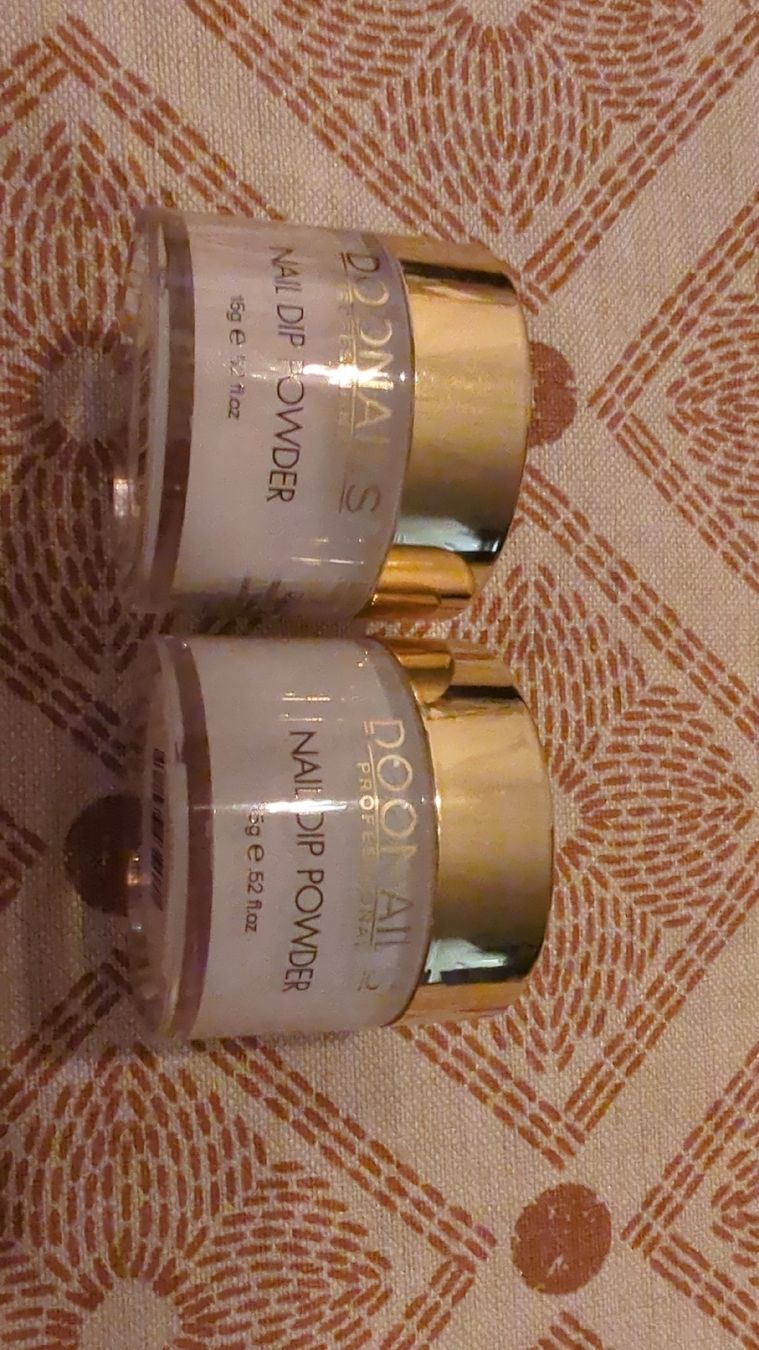 Unghie finte: DOONAILS Powder für Frenchnails – Usato da Rapperswil SG venduto da sch_y7pb