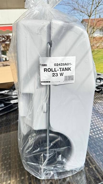 Fiamma Abbeveratoi e trogoli: Fiamma Roll-Abwassertank 23W, 23L, neu, originalverpackt – Usato da Waltenschwil venduto da mavosailor
