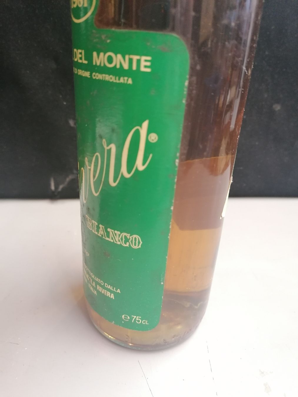 Vino: RIVERA BIANCO CASTEL DEL MONTE 1981 – Nuovo (secondo la descrizione) da Genève venduto da Leboucheoreilles 5
