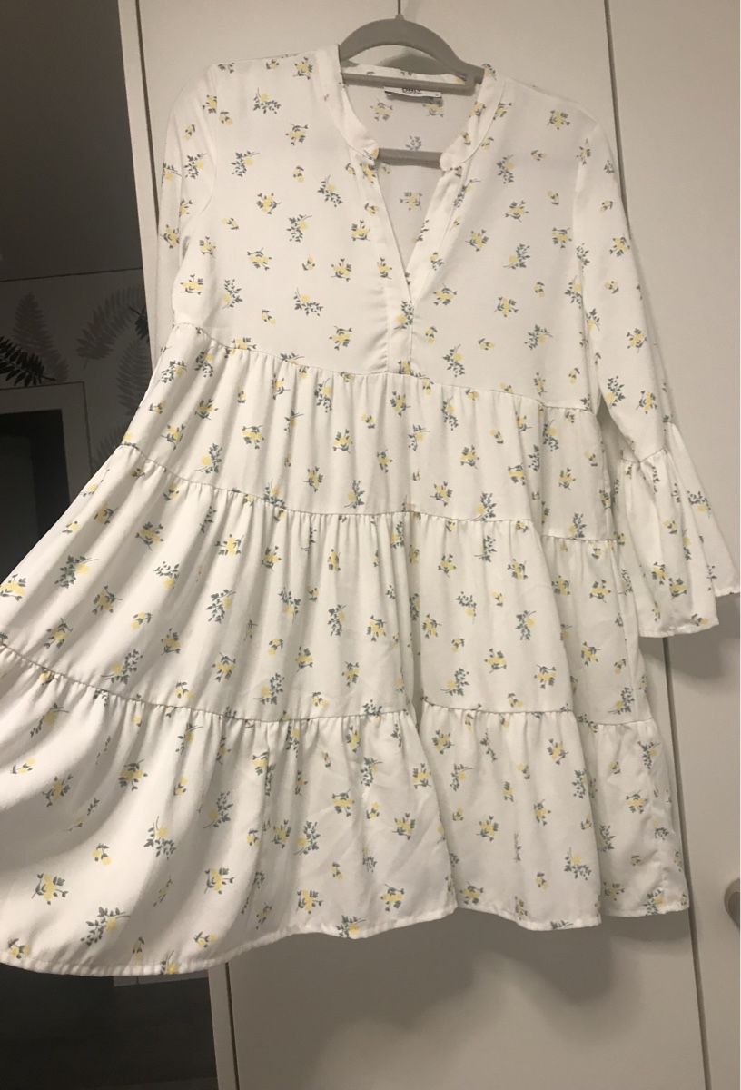 Only Kleider: ONLY Blumenkleid weiss Gr. 38 frühlinghaft – Gebraucht aus Dübendorf von nela123