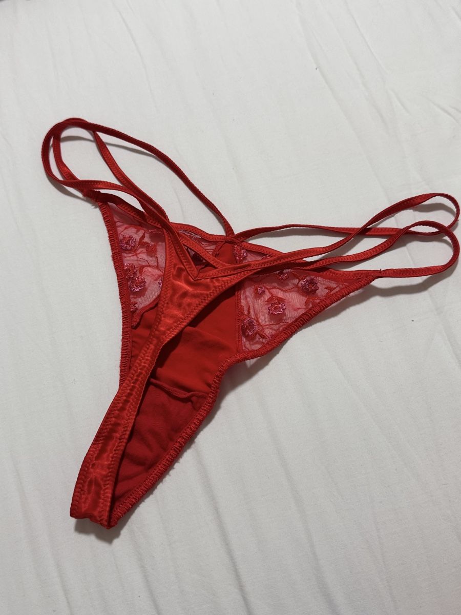 Sonstige Unterwäsche: Sexy red thongs with stripes M  – Gebraucht aus Rümlang von  1