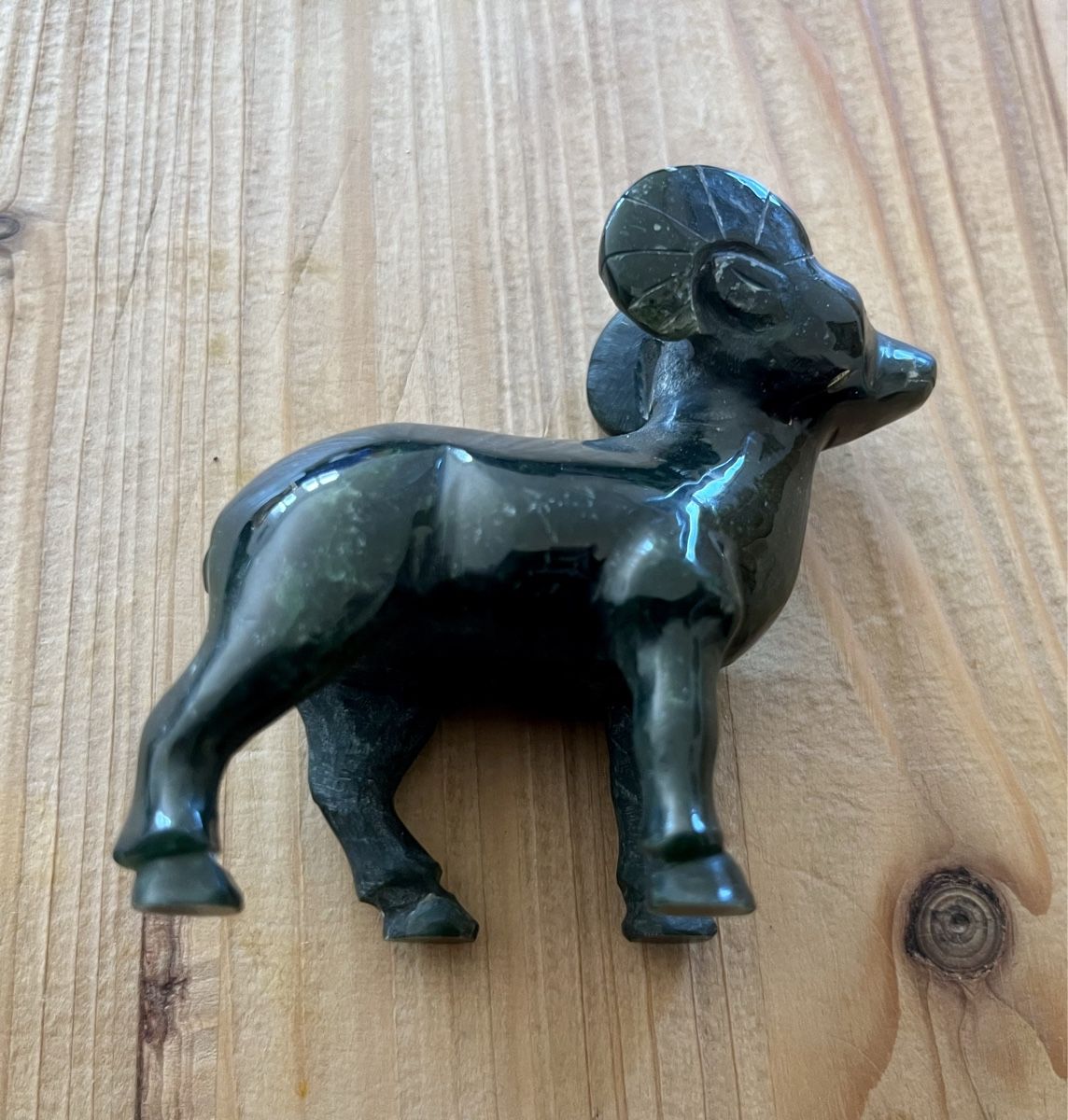 Statuette: 6 Jade-Figuren – Usato da Ottikon venduto da san_w99n 4