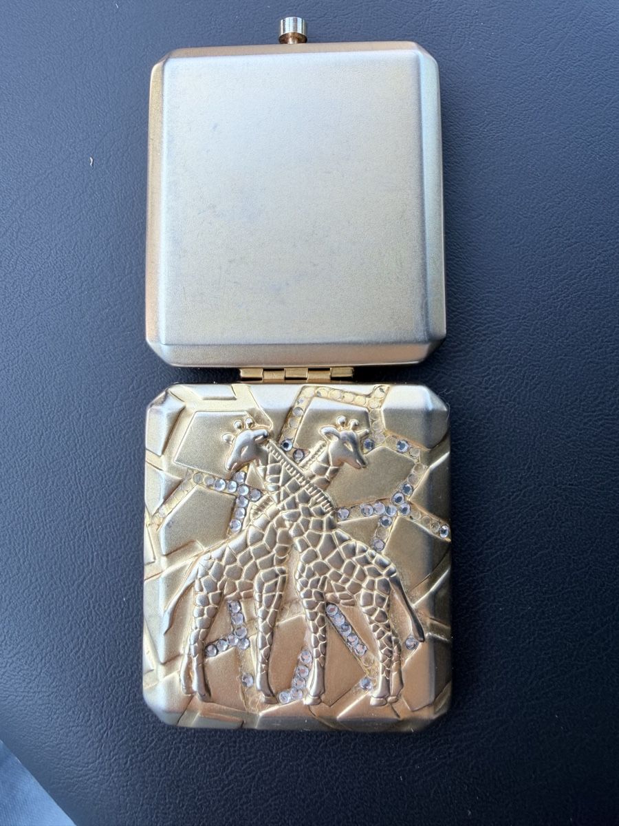 Estée Lauder Make-up: Poudrier Estee Lauder VINTAGE doré girafes strass – Difettoso da Courgevaux venduto da auxtrouvailles 4