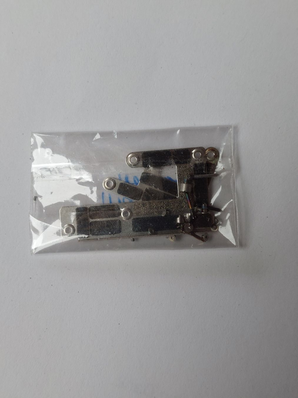 Apple Cover & Protezioni schermo: Schrauben und Platten für iPhone 12 Pro Max – Nuovo e nell'imballaggio originale da Adelboden venduto da rol_4zgi 1