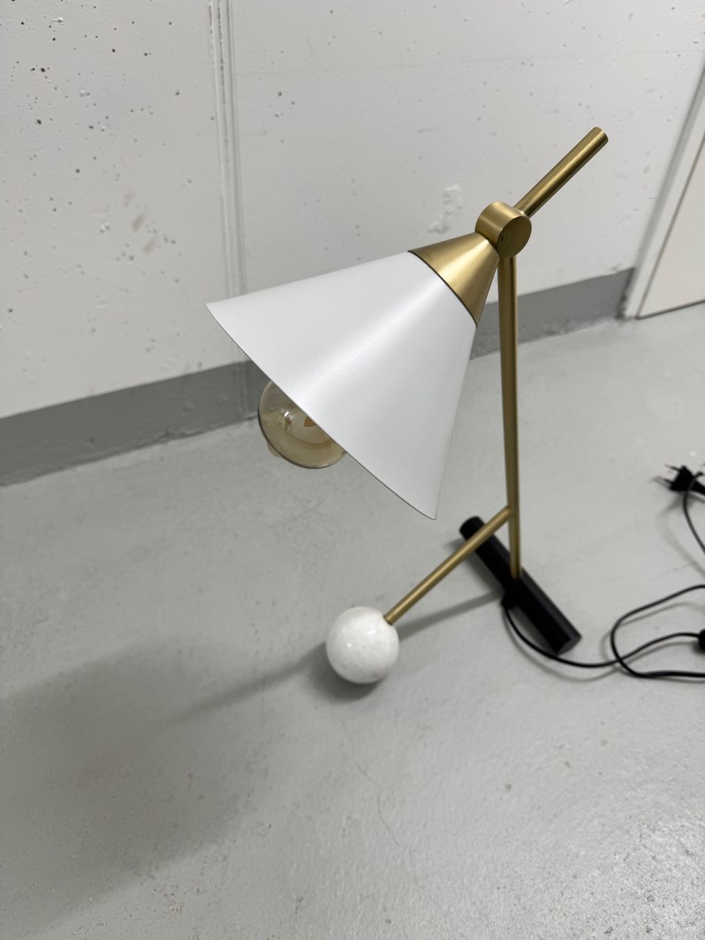 Lampade: Tischlampe in Gold / Weiss – Usato da Wallisellen venduto da Z0C 4