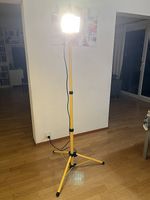 Faretto Yello 6205 500W con Treppiede e Lampada alogena