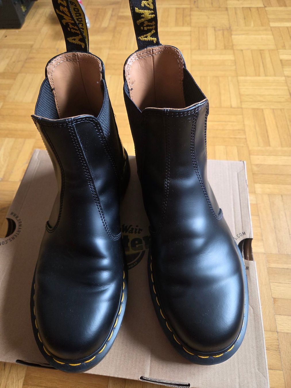 Dr. Martens Scarpe da uomo: Dr.Martens Chelsea Boot – Usato da Winterthur venduto da Hunter85