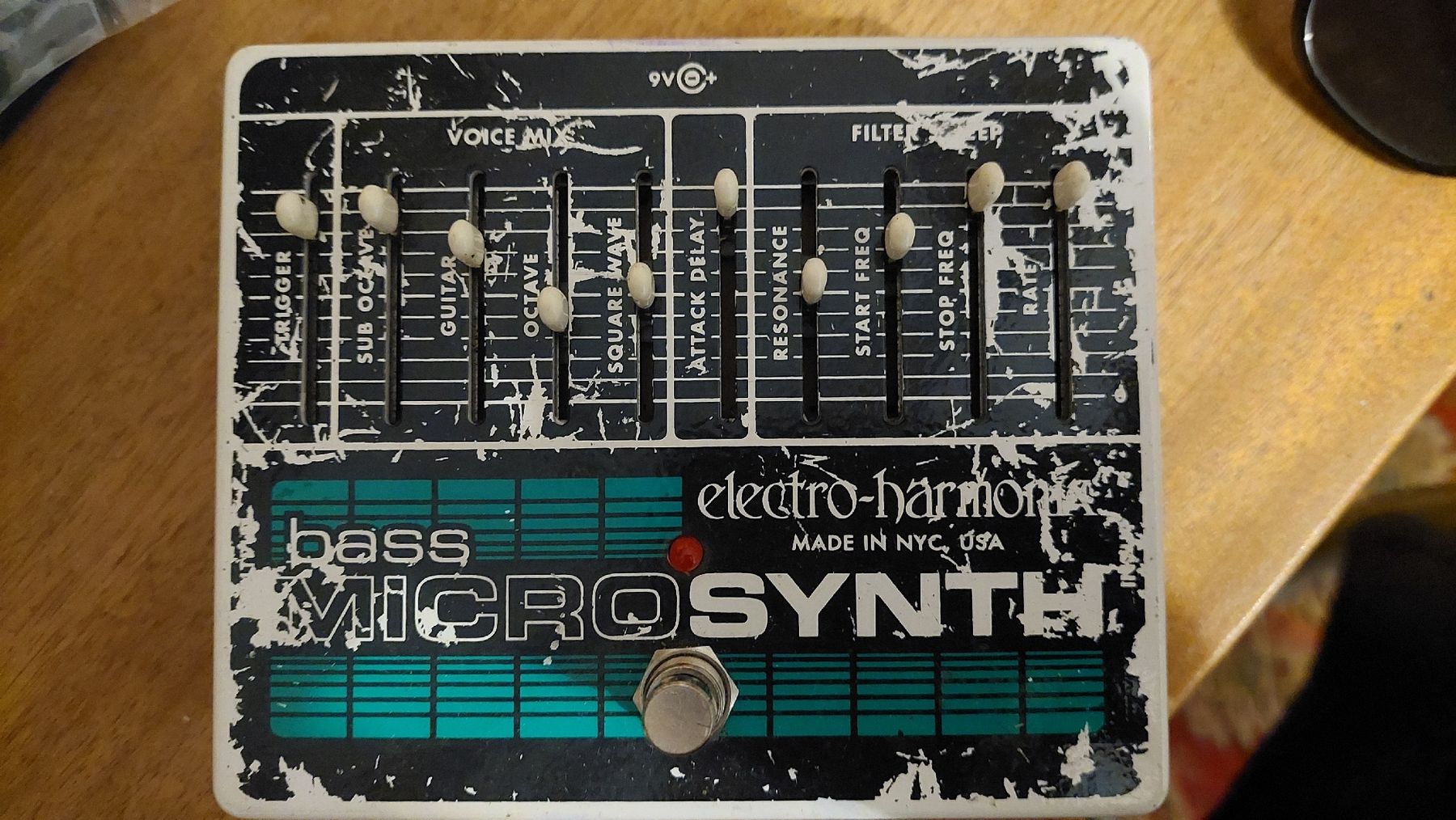 Musikinstrumente: Electro-Harmonix Bass MicroSynth Effects Pedal Used – Gebraucht aus Fribourg von dilerniafelice