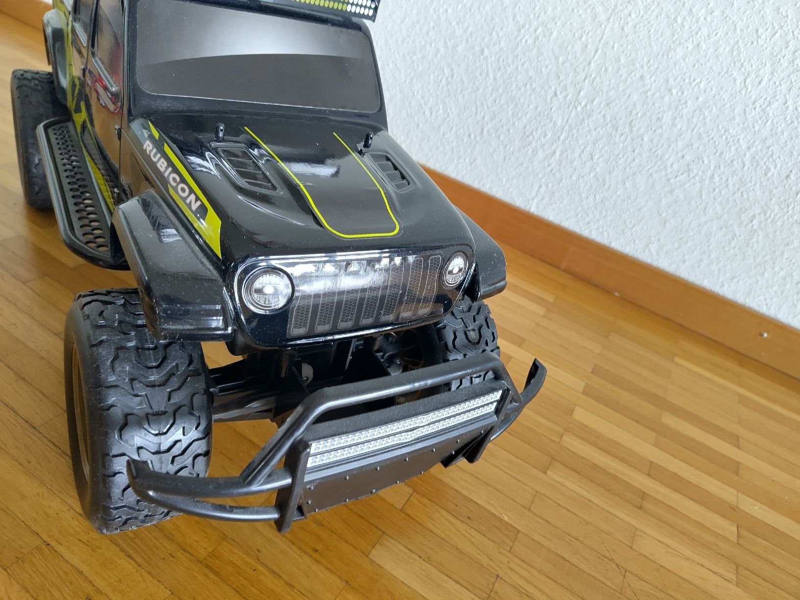 Maisto Modellismo RC: Maisto RC Jeep Gladiator - Excellent! – Nuovo (secondo la descrizione) da Zug venduto da martine_