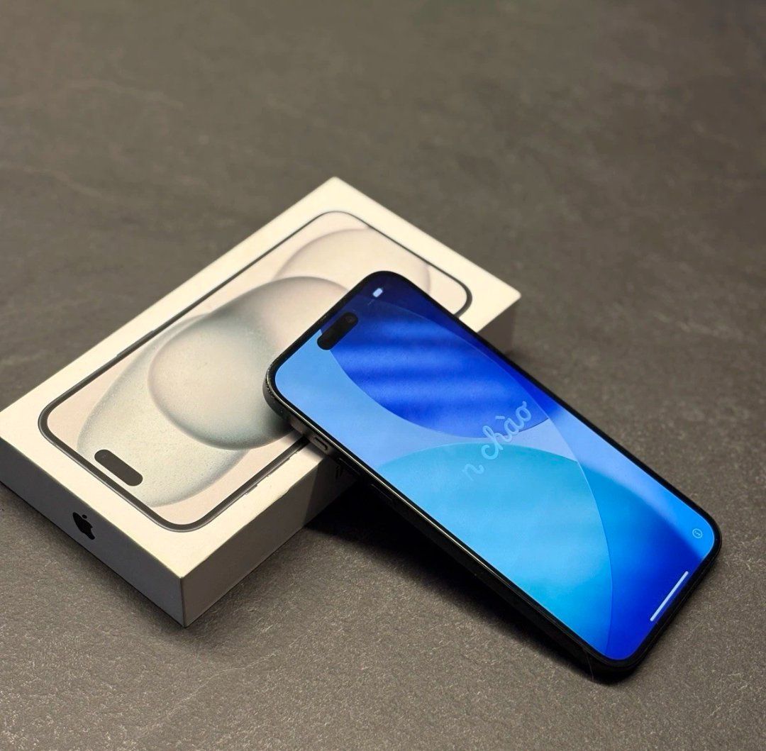 Apple Telefoni cellulari / Smartphones: iPhone 15 Plus (128GB) Akku 100% – Usato da Luzern venduto da Waince786 1