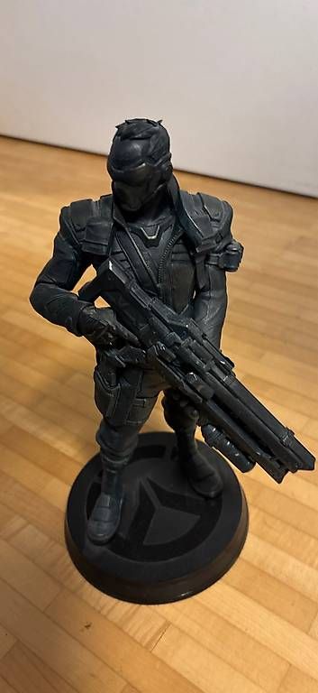 Figuren: Soldier 76 Statue – Gebraucht aus Erlenbach ZH von ale_n8bd