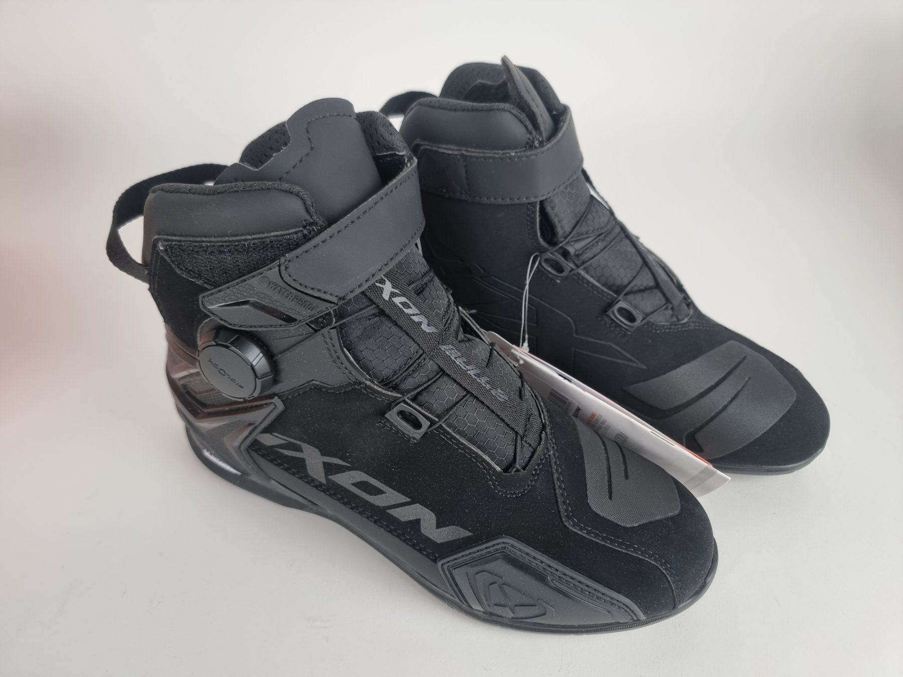 Scarpe da uomo: ixon Motorrad-Schuhe in Grösse 41 – Usato da Urtenen-Schönbühl venduto da Restwert_Schoenbuehl