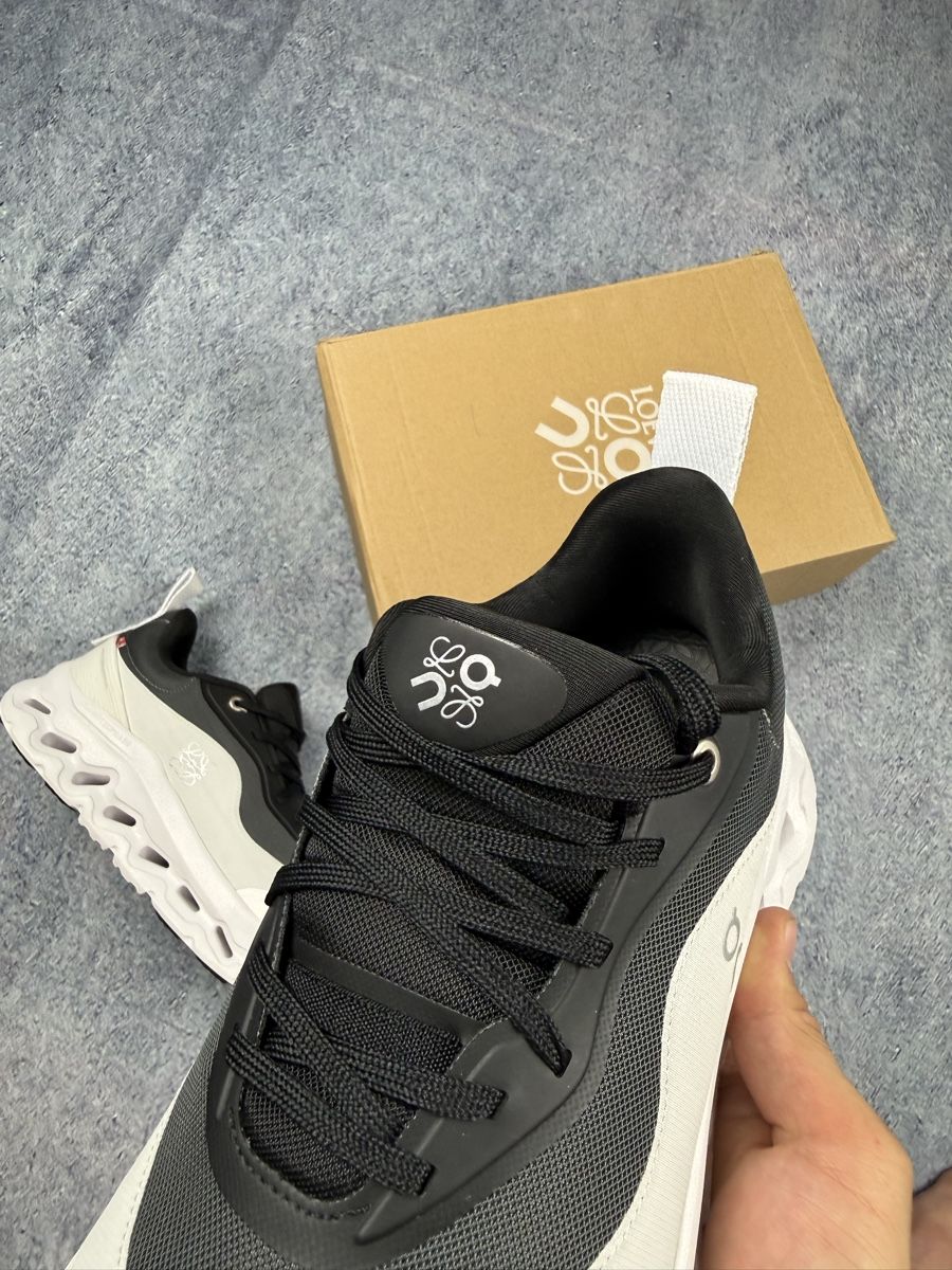 On Scarpe da uomo: LOEWE ON Cloud Sneaker Herren Weiss Schwarz Grösse 43  – Nuovo (secondo la descrizione) da Luzern venduto da kim221080 5