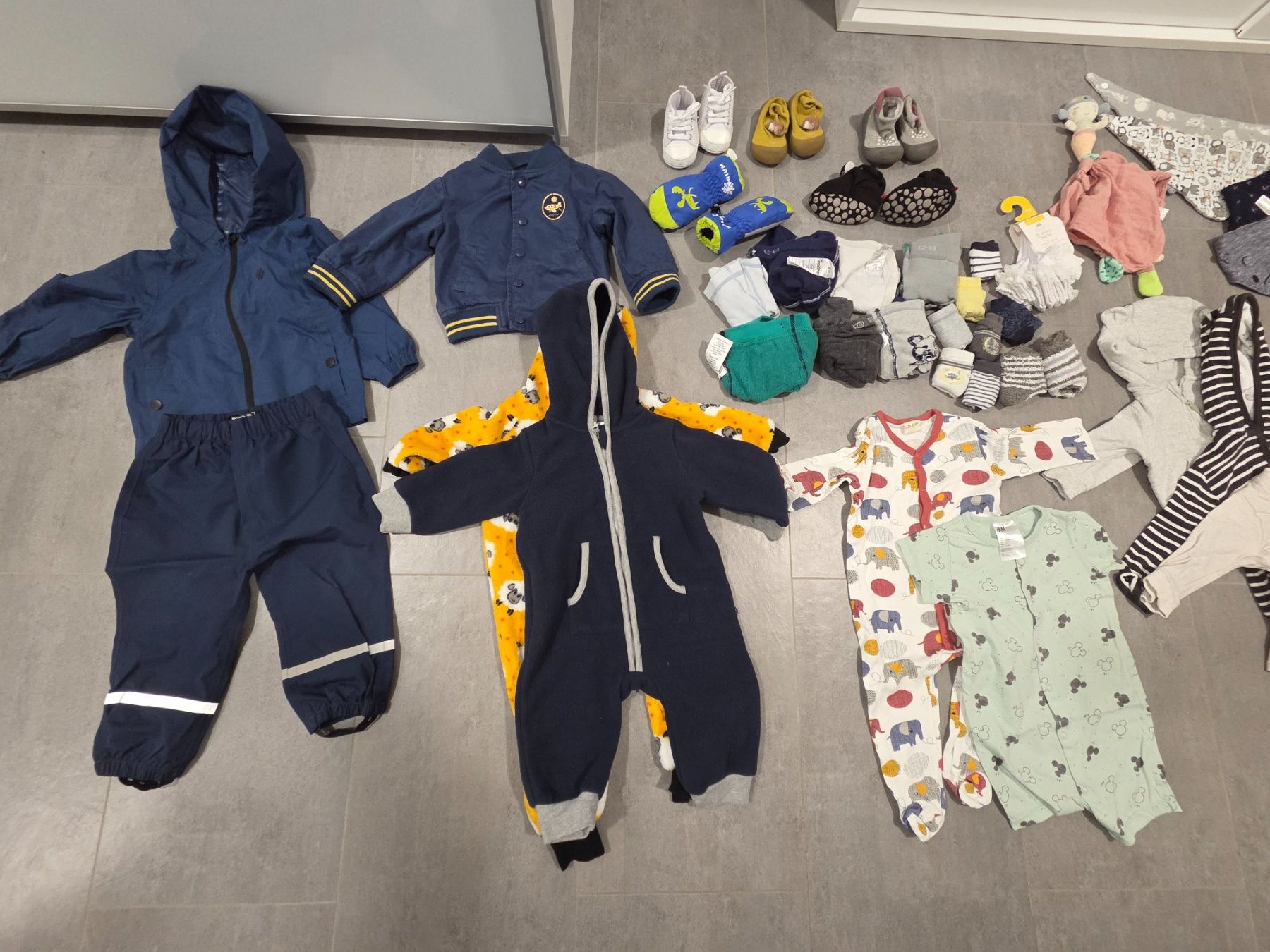 Lotti & Set di vestiti: Kinderkleider Paket Grösse 68 - 74 lang – Usato da Stetten SH venduto da ExtremMIB 2