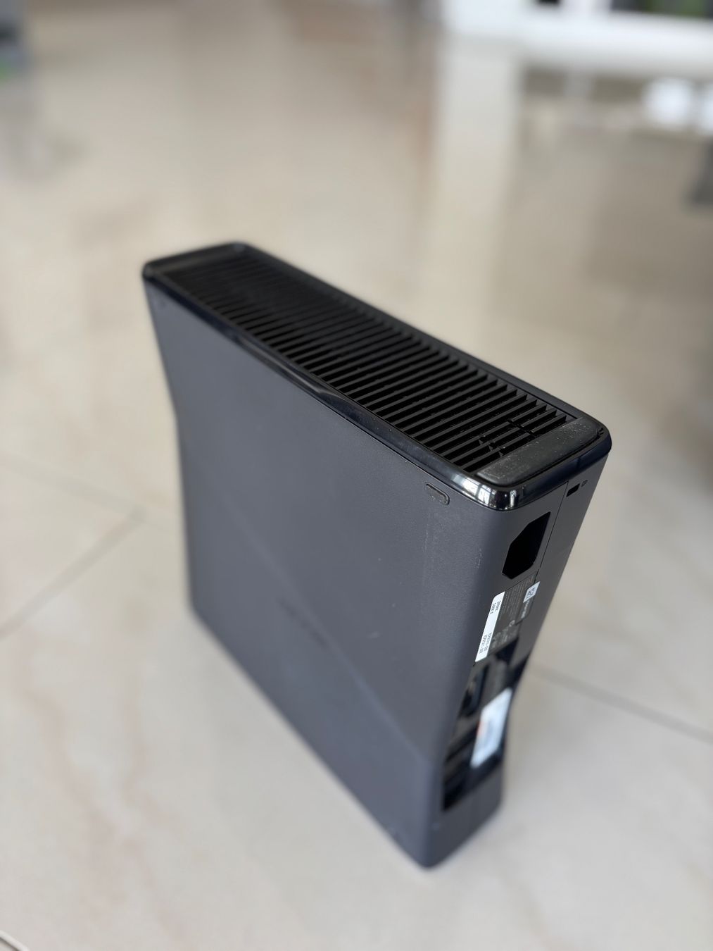 Microsoft Consoles: Xbox 360 slim Bundle! Console, Games, Controllers – D'occasion à Belfaux par vik_c6z2 6