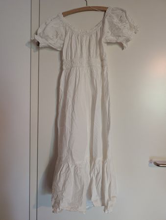 Niedliches Kleid, nie getragen,H&M Gr.S mit Lochstickerei ☀️