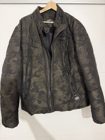 Stylische Herren Winterjacke Grösse XL
