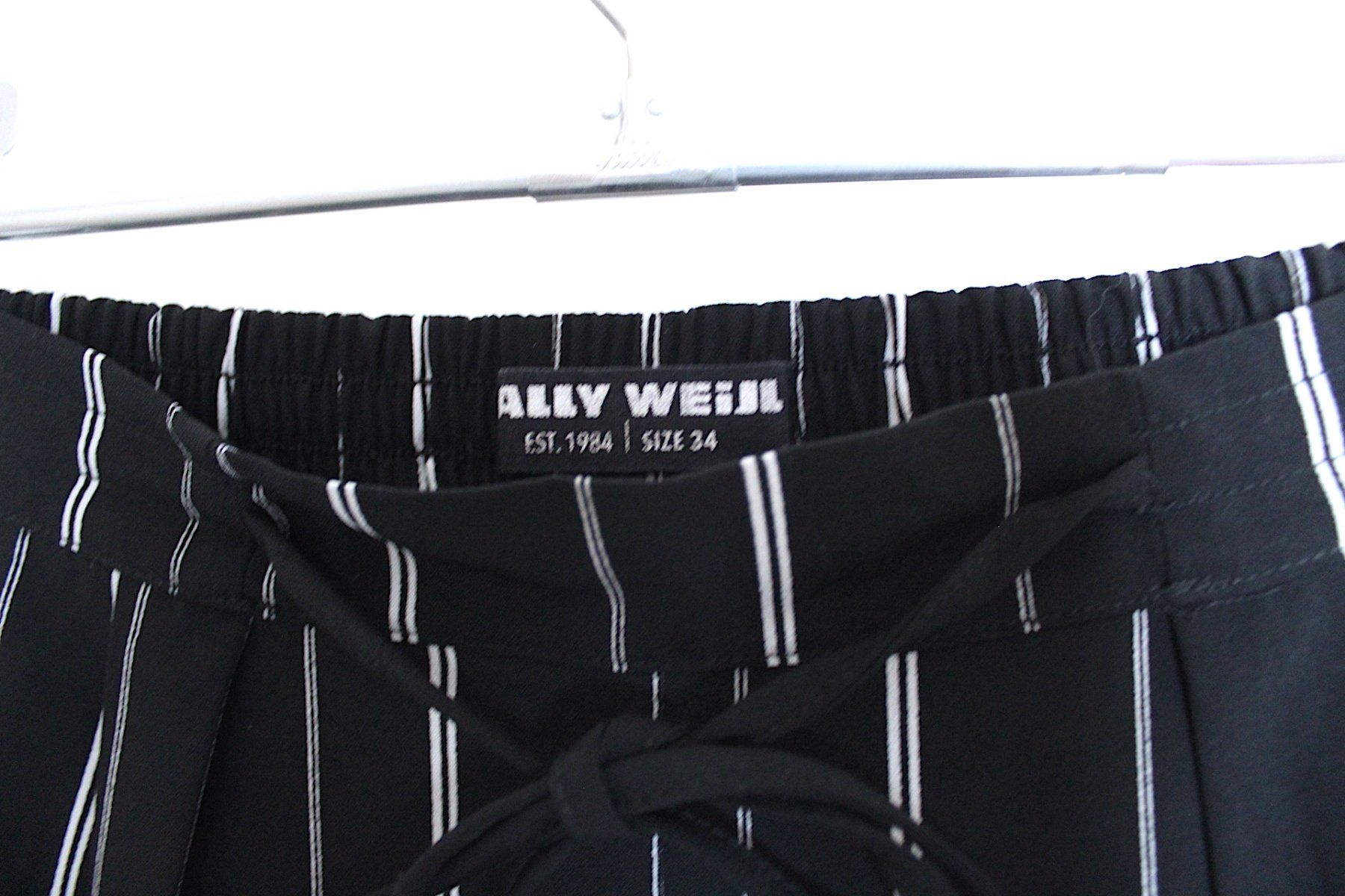 Tally Weijl Pantaloni: Tally Weijl Hose,  Gr. 34 Angeschrieben – Usato da Locarno venduto da madame-tus-sauds 3