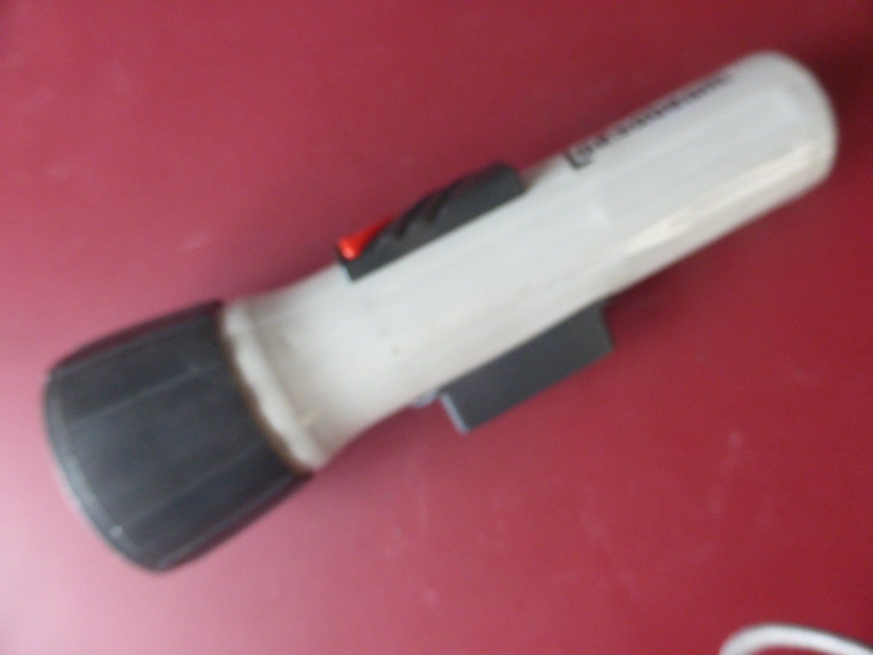 Lampade: Taschenlampe SONCA LAESABEAM mit Magnet – Usato da Triengen venduto da Nussbaum14 1
