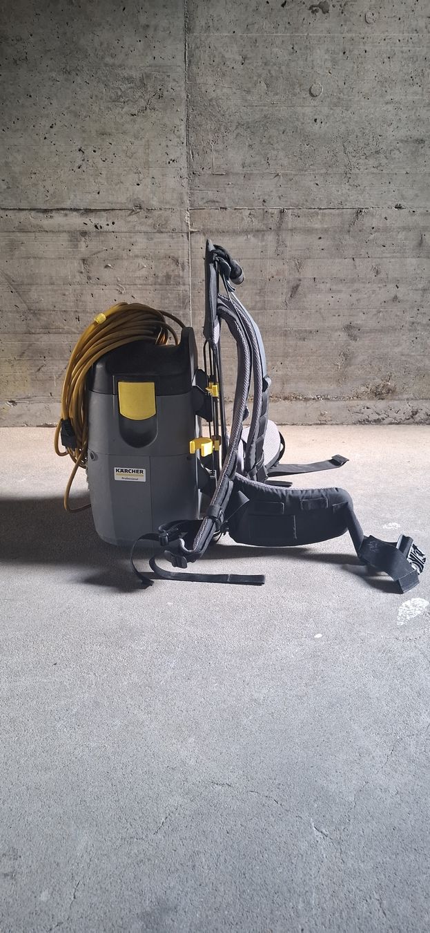 Kärcher Aspirapolveri & Accessori: Kärcher Rucksack-Sauger mit Kabel gebraucht – Usato da Steffisburg venduto da MelanieGerber