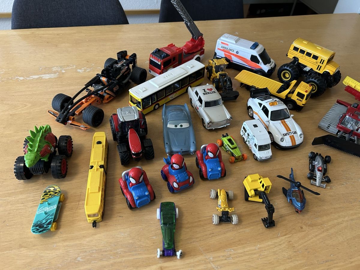 Giocattoli: Diverse Spielzeugautos – Usato da Zürich venduto da 12np21 1