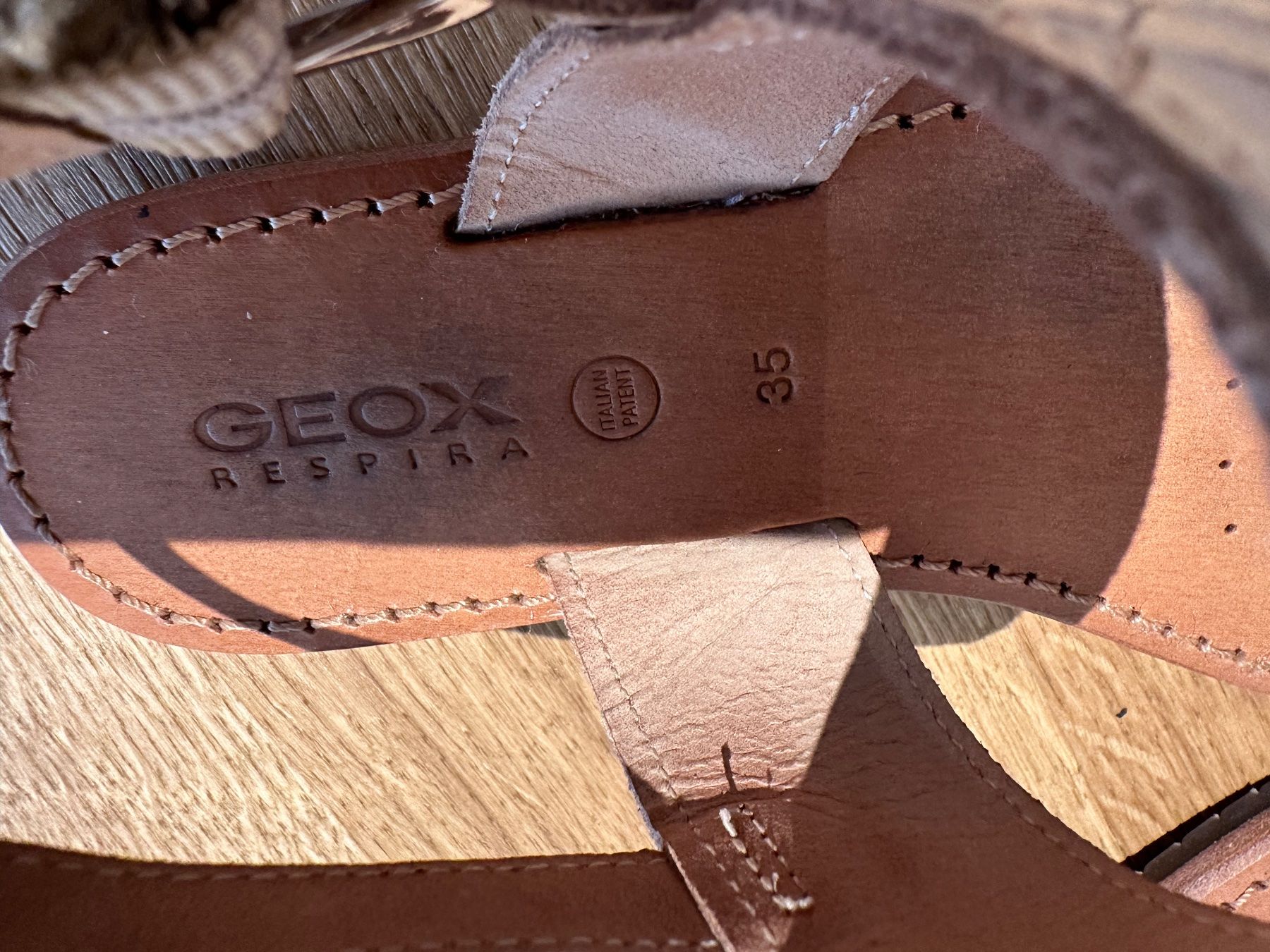 Damenschuhe: Sandalen Geox – Neu (gemäss Beschreibung) aus Oberriet SG von Demi_H 1