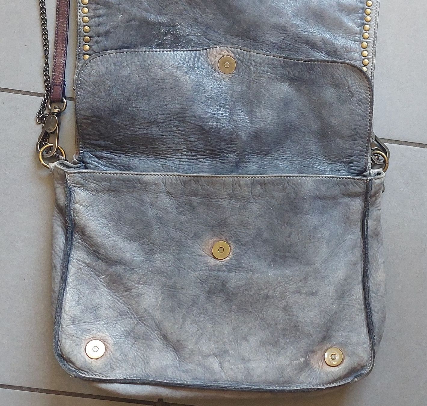 Borse: Sac 100% Cuir bleu délavé – Usato da Plan-Les-Ouates venduto da Lolothebest 3