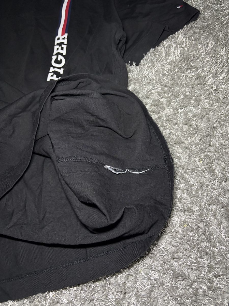 Tommy Hilfiger T-Shirts: Tommy Hilfiger T-Shirt schwarz  – Neu (gemäss Beschreibung) aus Brislach von edu_t6pq 4