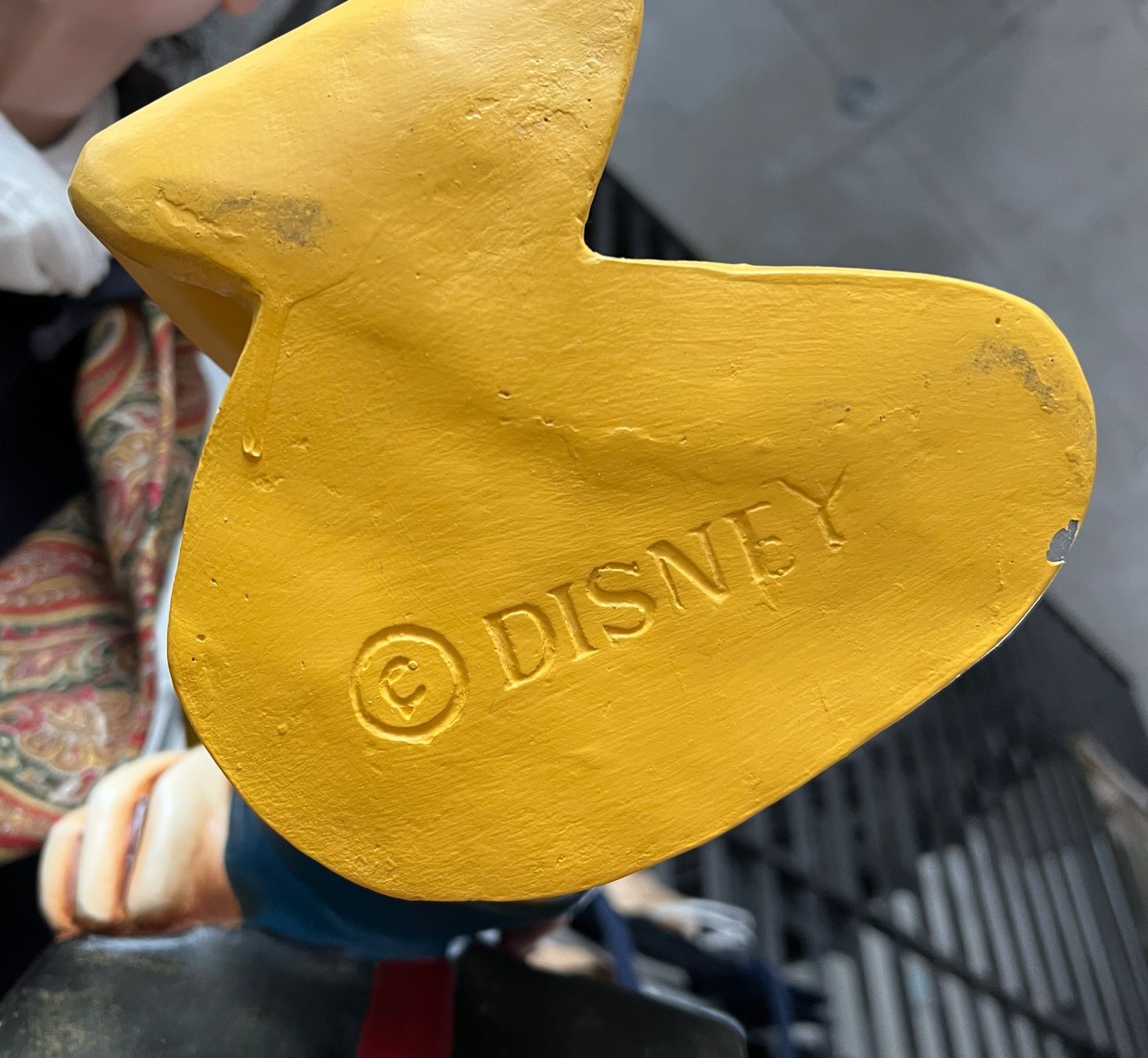 Disney Figuren: Disney, Donald Duck Figur, gross, mit Koffer – Gebraucht aus Iragna von Flips03 5