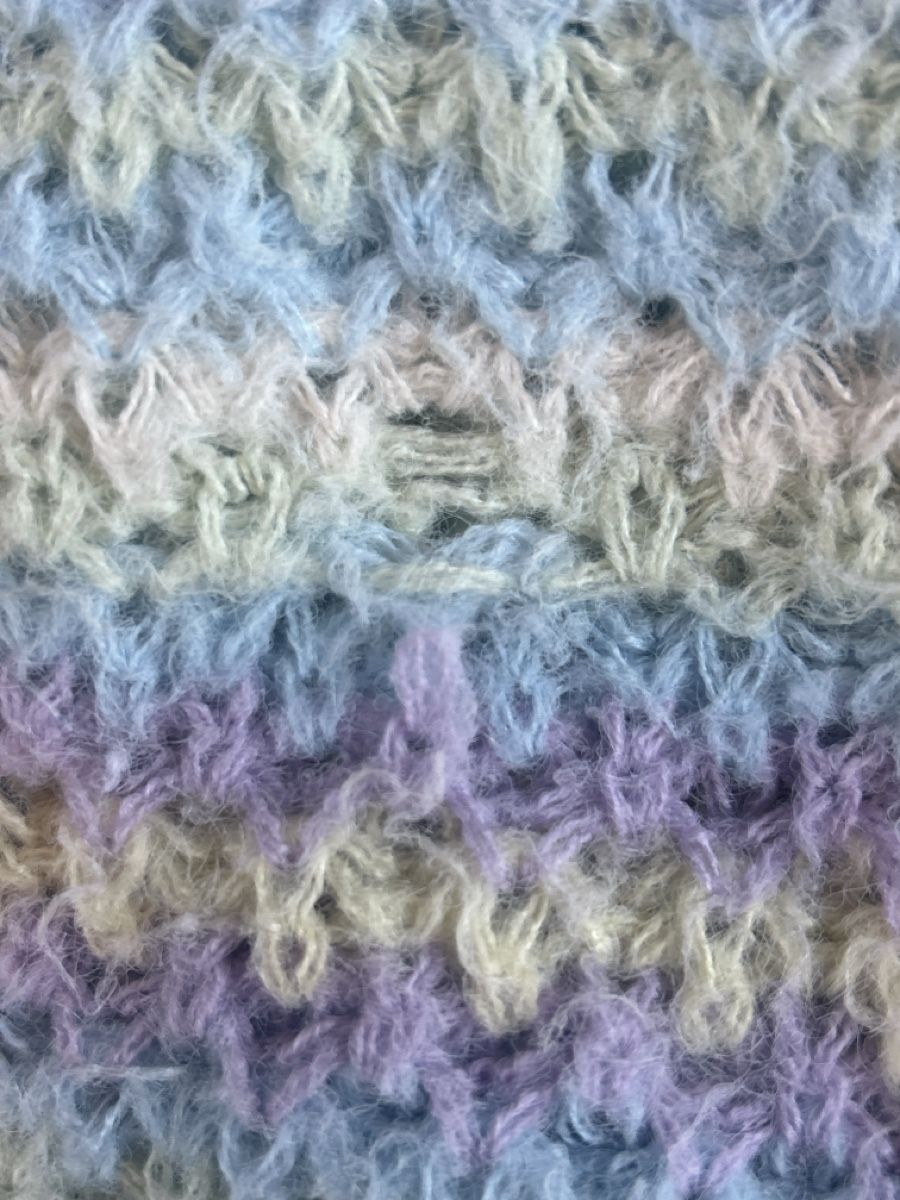 Maglioni & Felpe: Mehrfarbiger Pullover – Usato da Benken ZH venduto da Schaf108 1