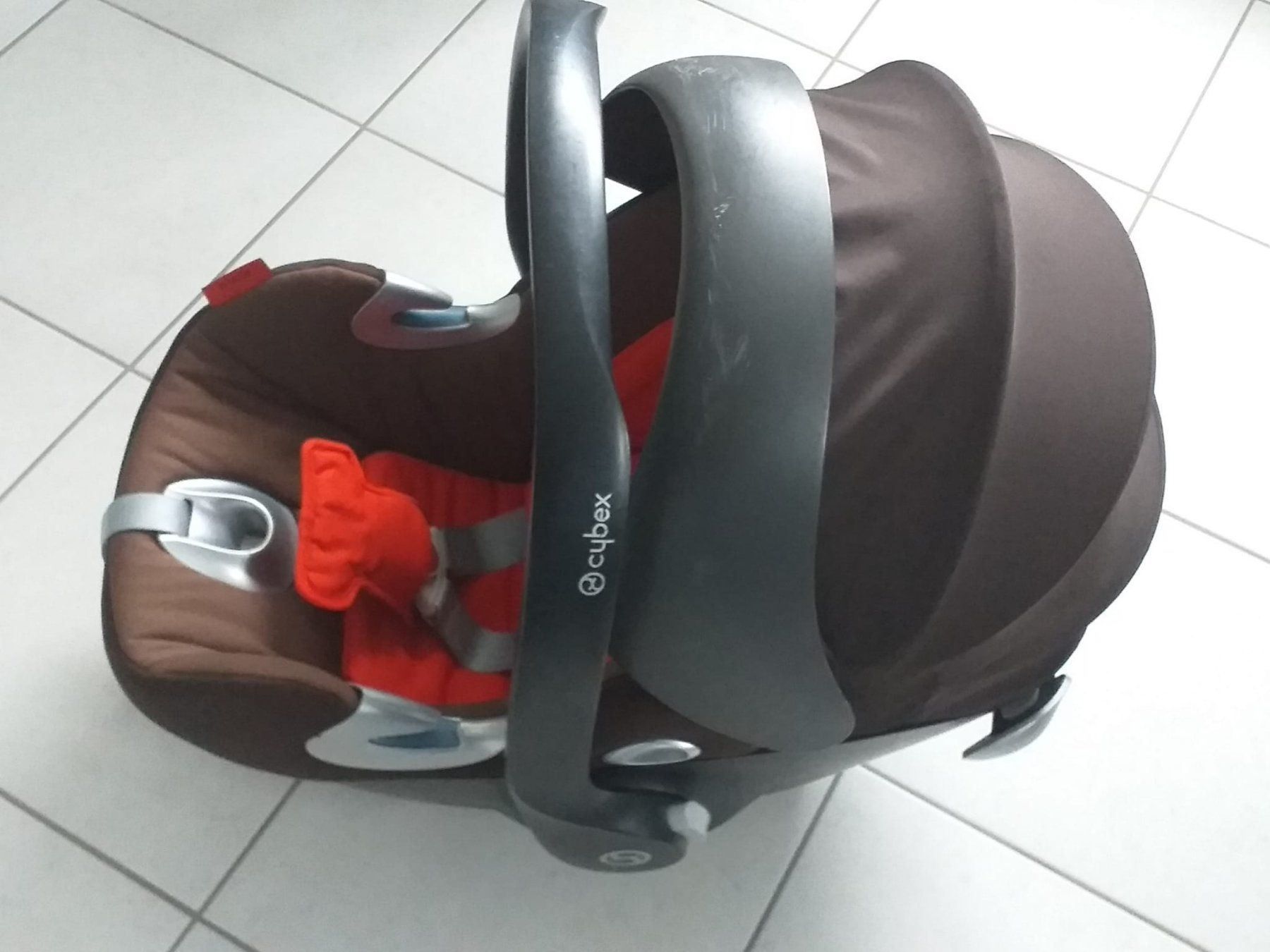Cybex Seggiolini per auto: Cybex Babyschale – Usato da Reinach AG venduto da jennyfergel 2