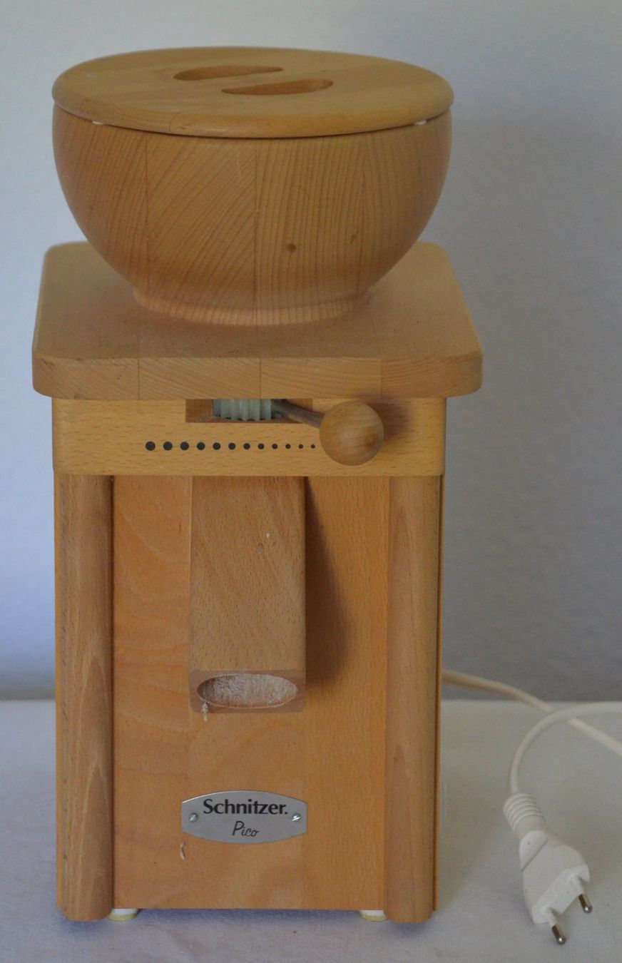 Küchengeräte: Schnitzer Getreidemühle / moulin à grains – Gebraucht aus Collonges von arashee 2